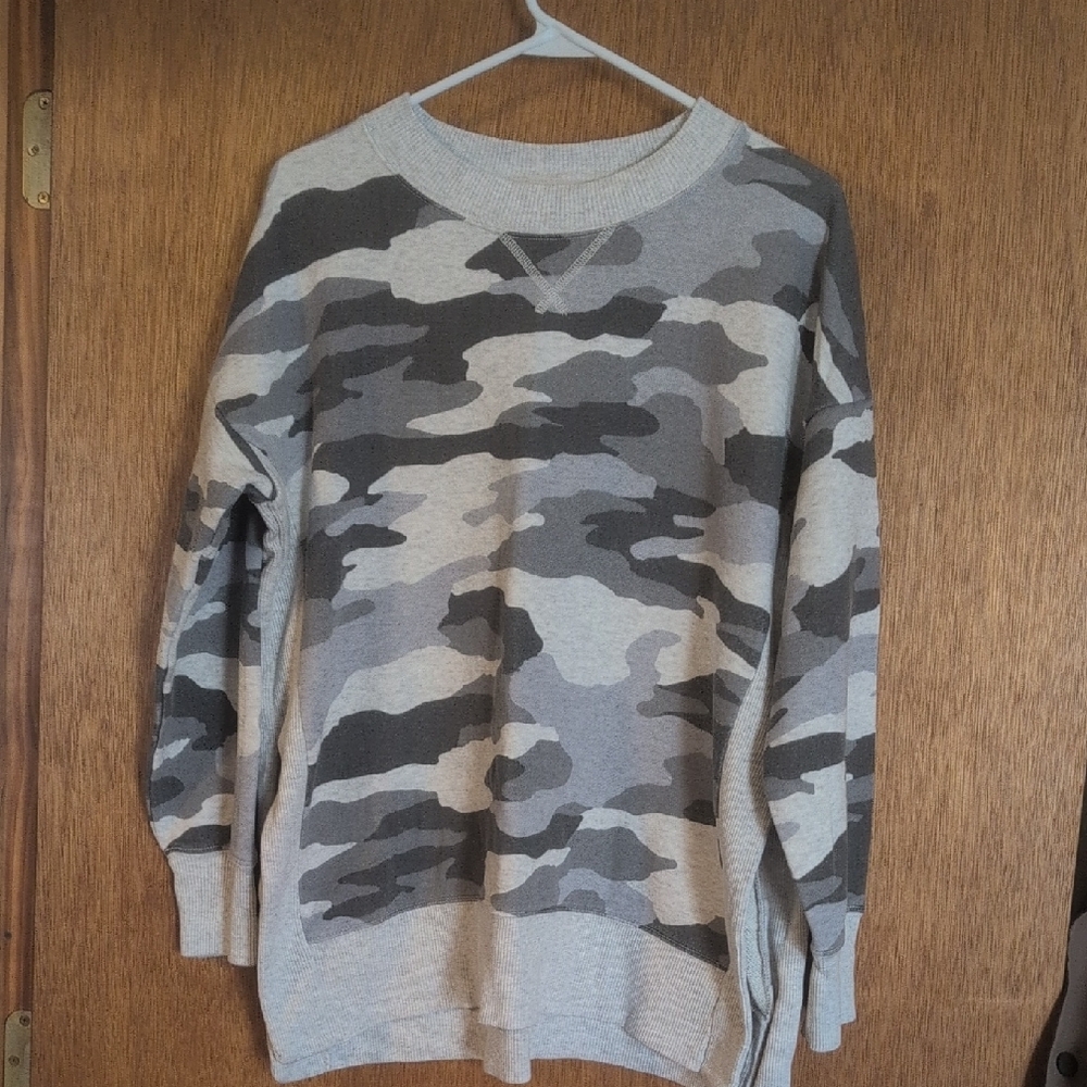 women aerie Gray Camo Sweatshirt, Small
